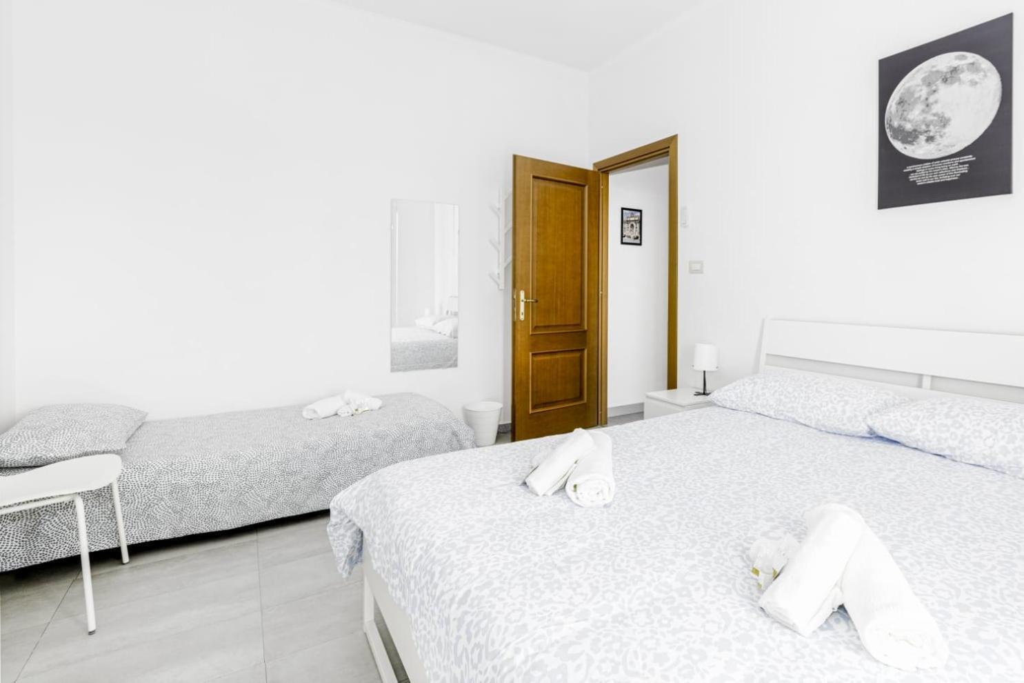 Aeterna - Metro A , 20 Min To The Center - Tourist Tax Included - Free Wi-fi Apartment
