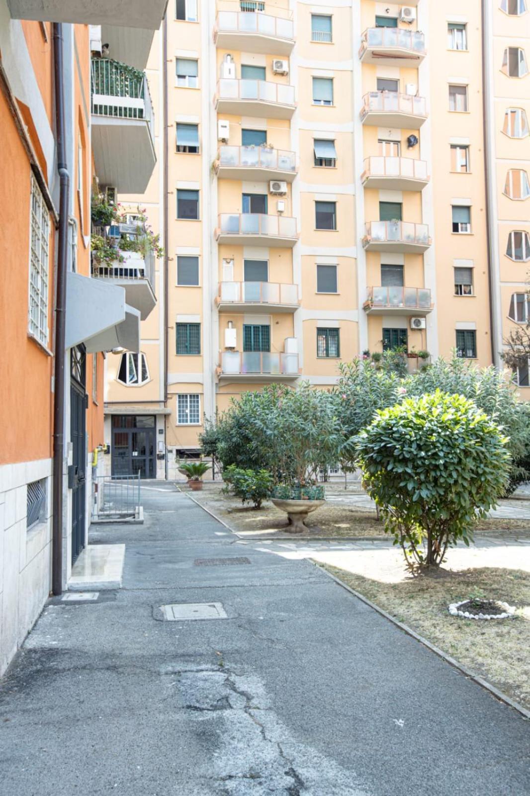 Aeterna - Metro A , 20 Min To The Center - Tourist Tax Included - Free Wi-fi * Rom